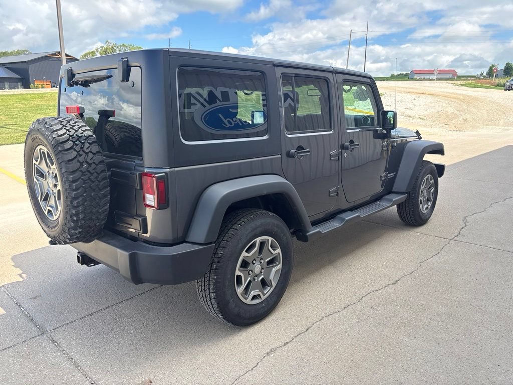 Used 2017 Jeep Wrangler Unlimited Rubicon w/ Max Tow Package AWD/4WD image 4