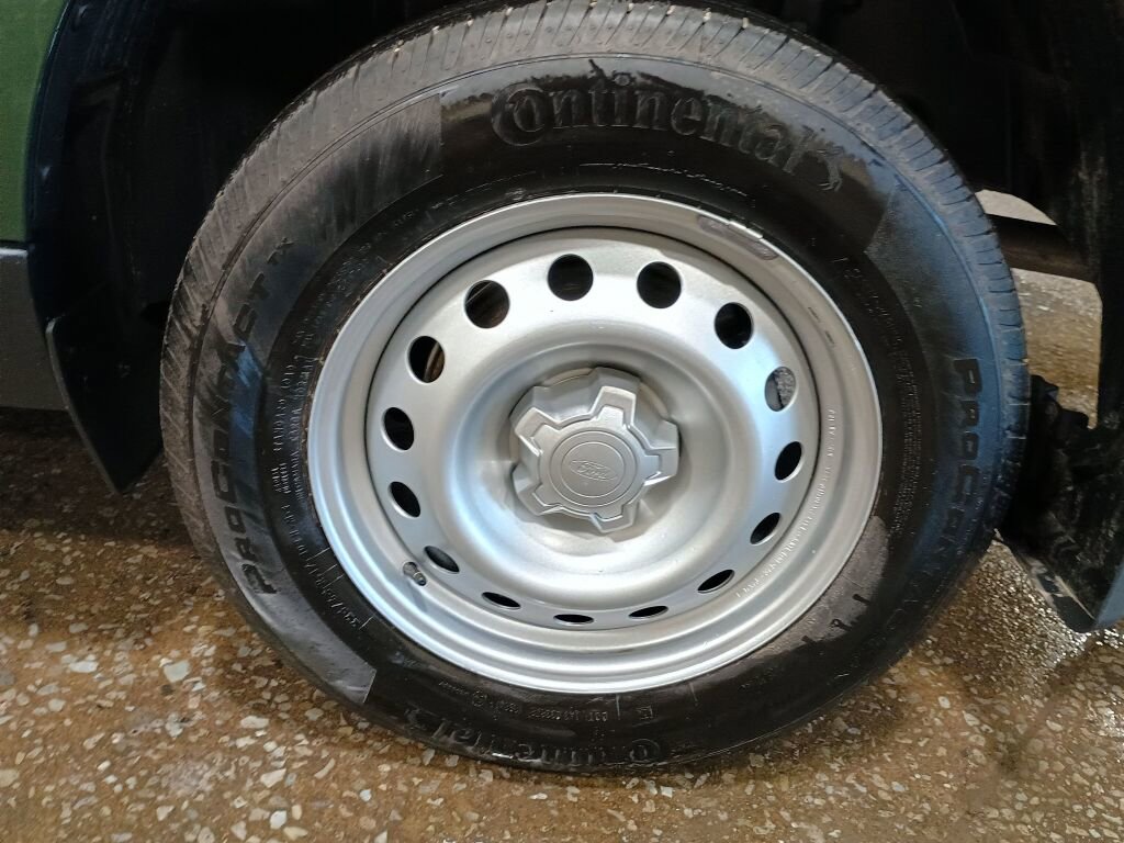 Certified 2025 Ford Maverick XL image 31