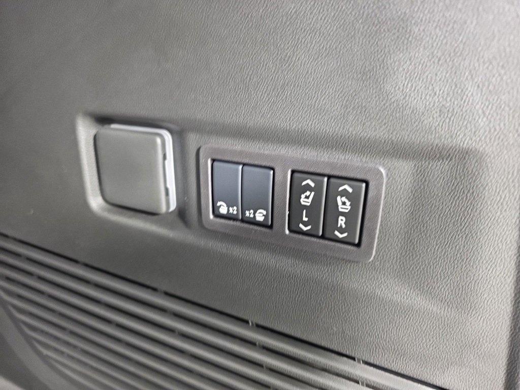 New 2026 Chevrolet Tahoe High Country w/ Sun And Tow Package image 38