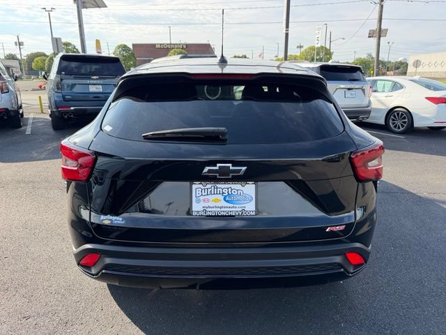 Used 2025 Chevrolet Trax RS w/ Sunroof Package FWD image 5