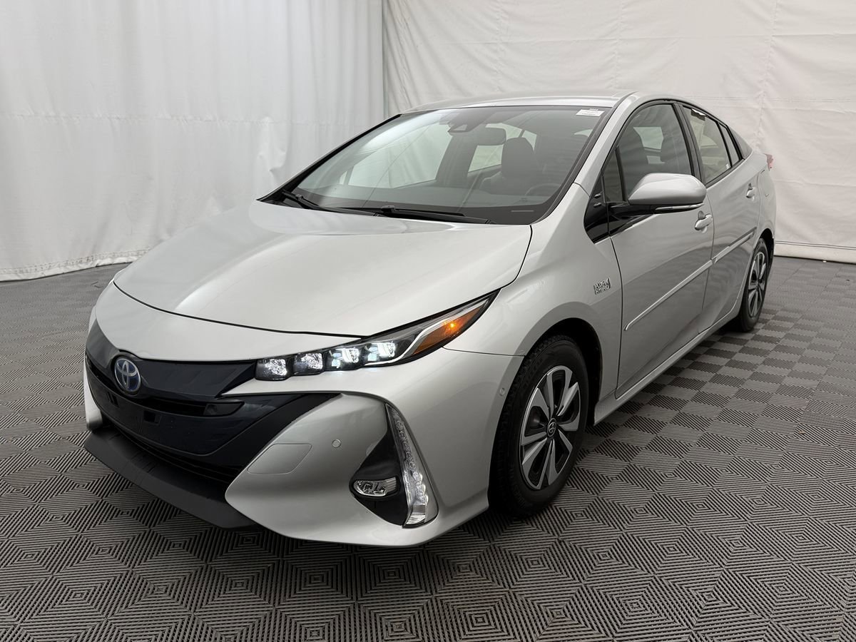 Used 2017 Toyota Prius Prime Advanced FWD image 2