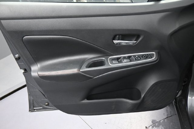 Used 2024 Nissan Versa SR FWD image 21