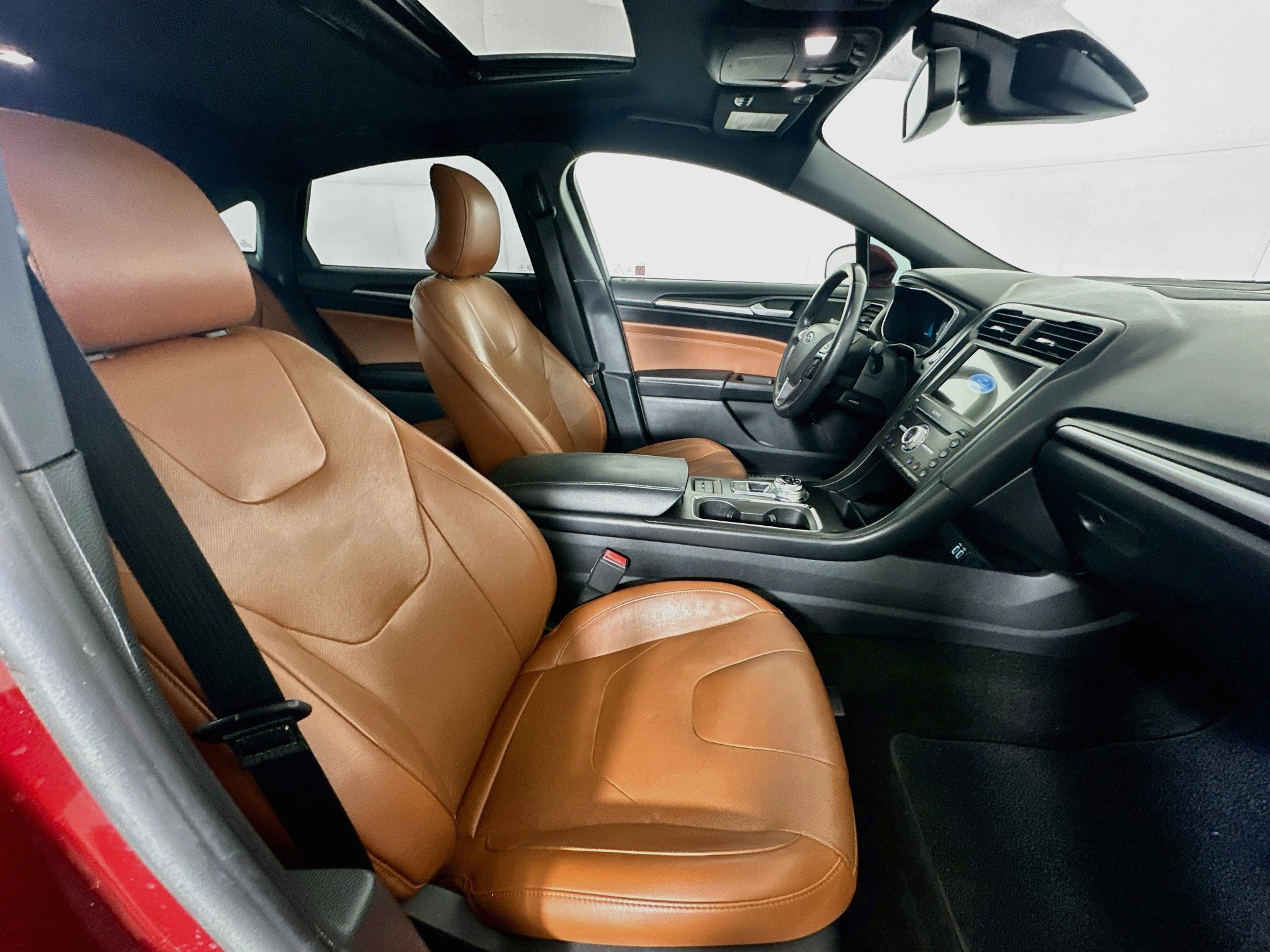 Used 2019 Ford Fusion Energi Titanium FWD image 31