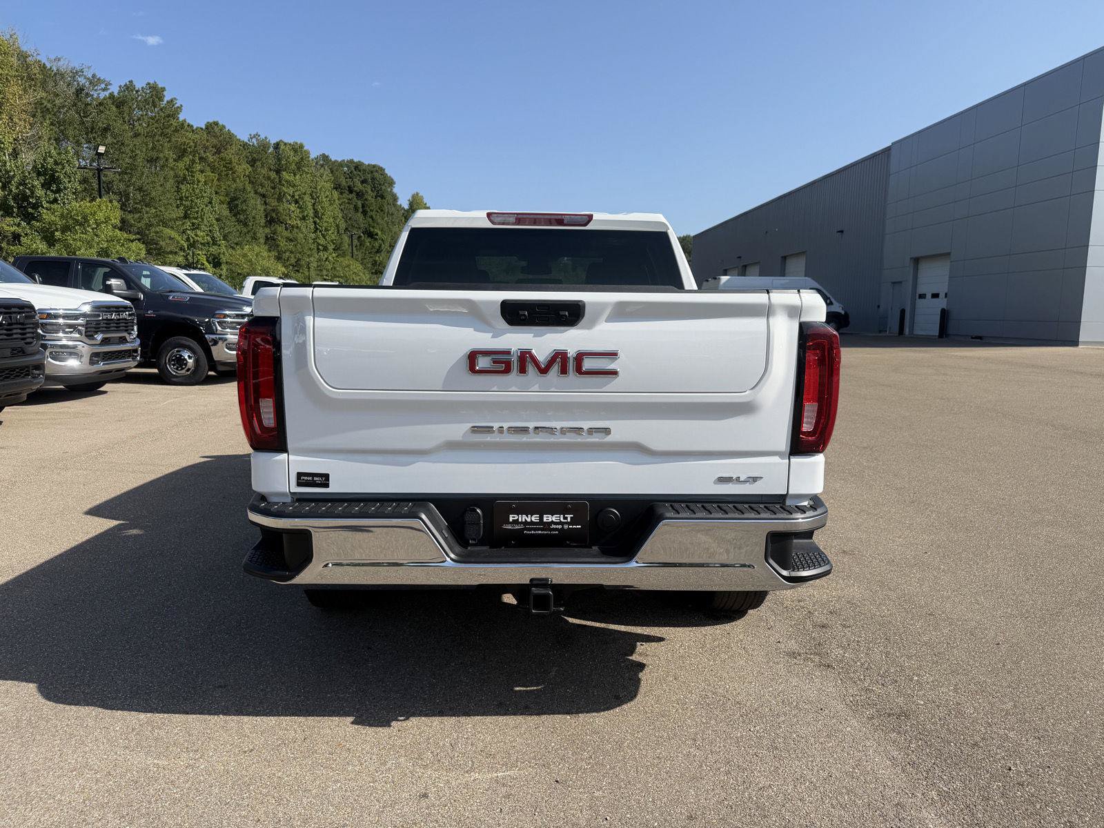 Used 2026 GMC Sierra 1500 SLT AWD/4WD image 5