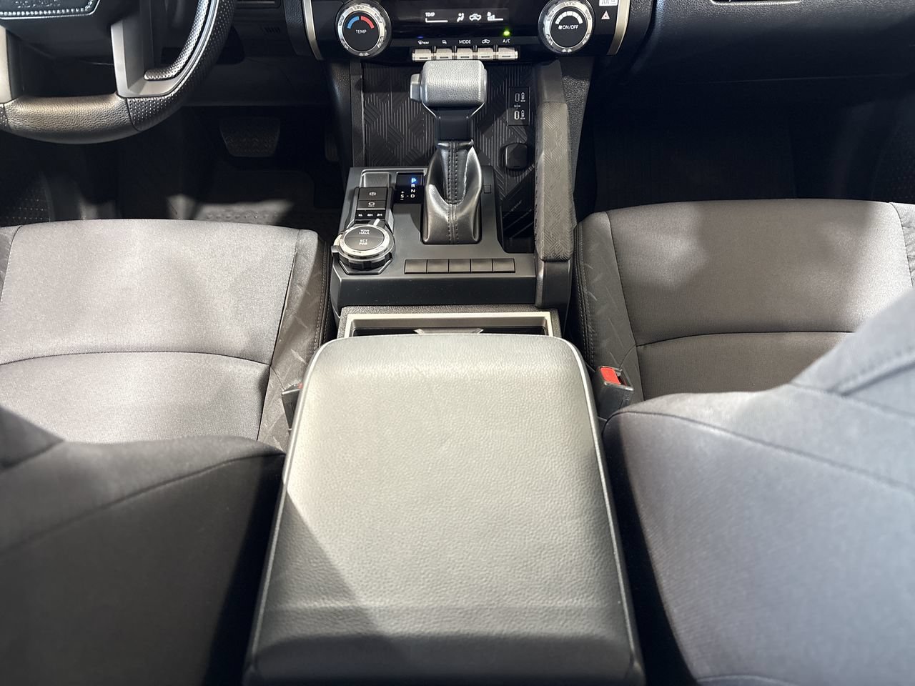 Certified 2025 Toyota Tacoma SR5 AWD/4WD image 22