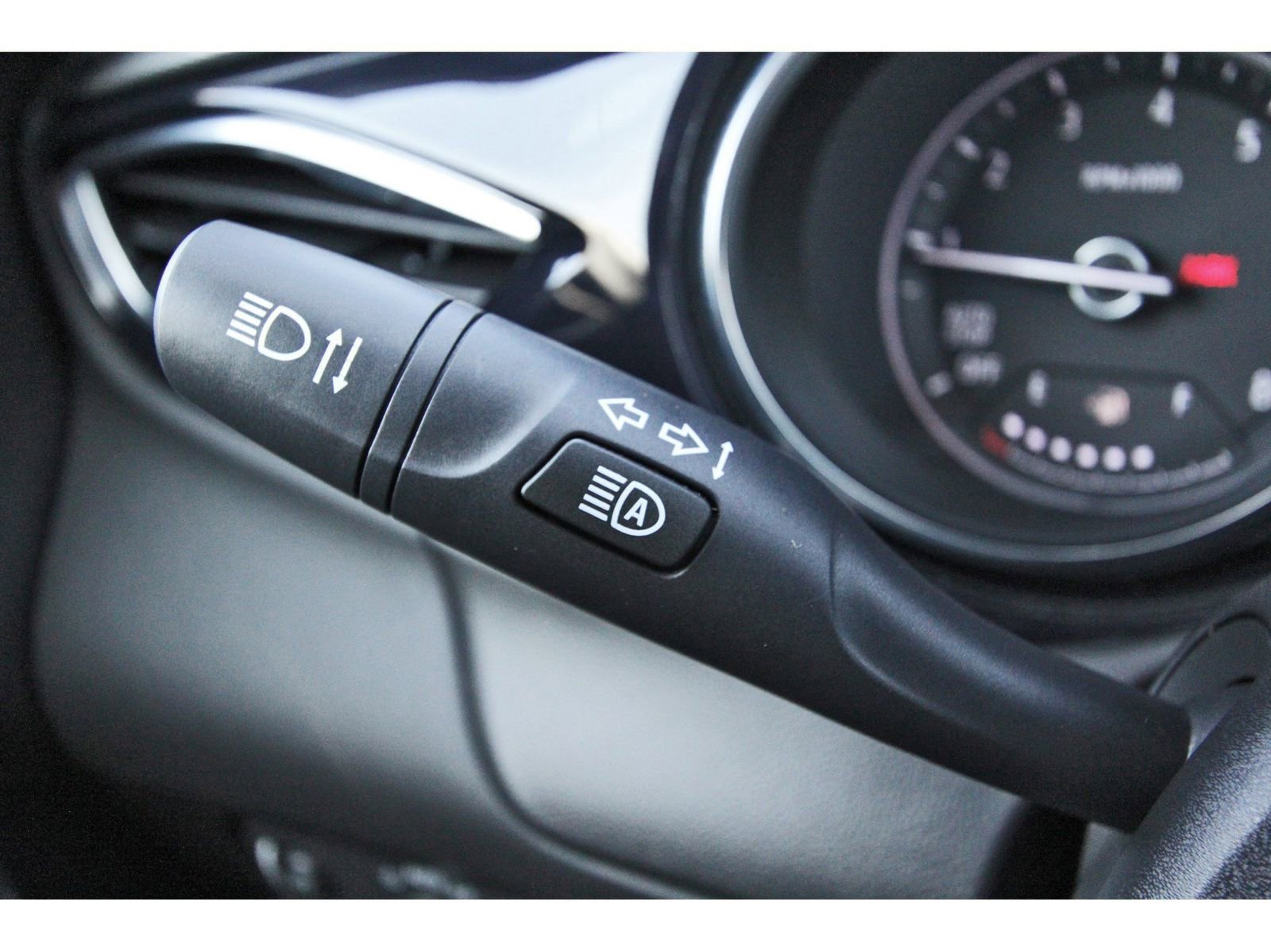 Used 2023 Buick Encore GX Essence w/ Experience Buick Package image 17