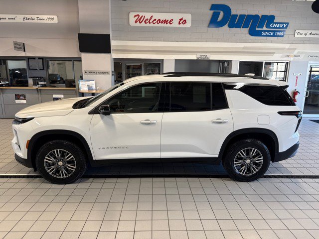 Used 2026 Chevrolet Traverse LT w/ Driver Confidence Package FWD image 6