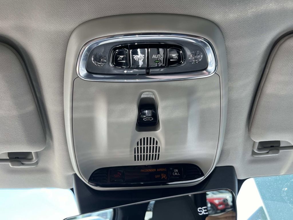 Used 2019 Volvo V90 T5 Cross Country w/ Advanced Package image 37