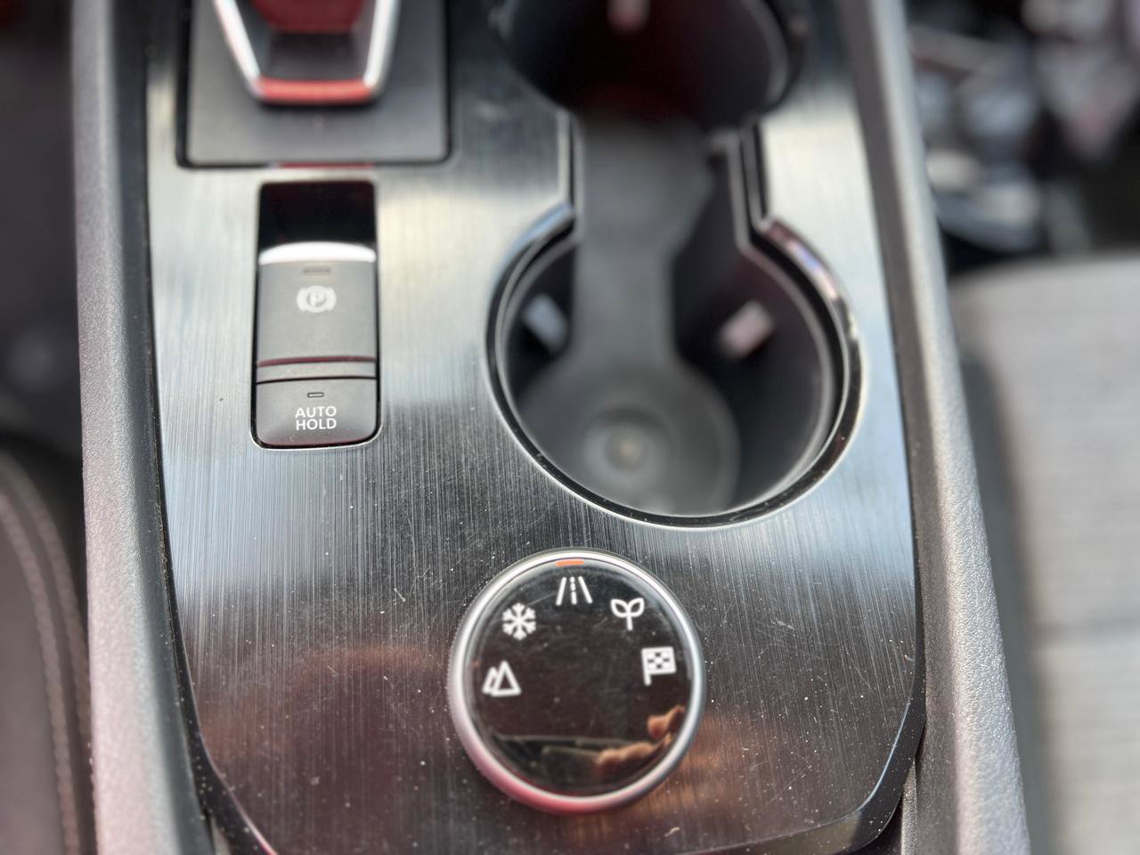 Used 2022 Nissan Rogue SV image 28