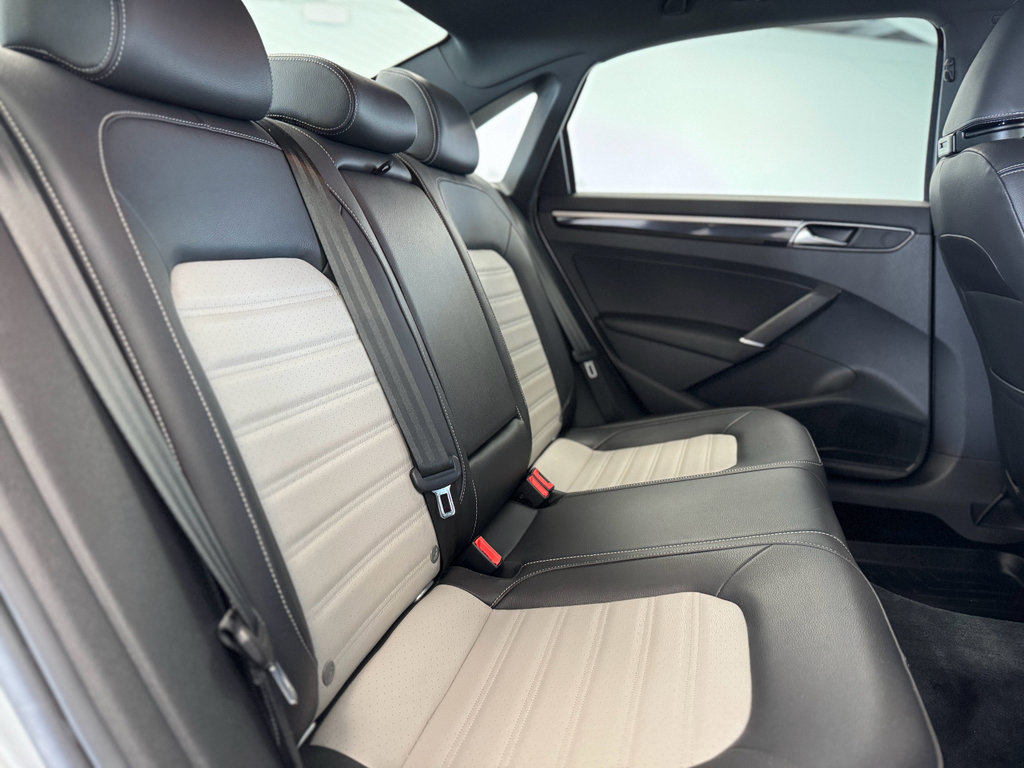 Used 2018 Volkswagen Passat 3.6 image 29