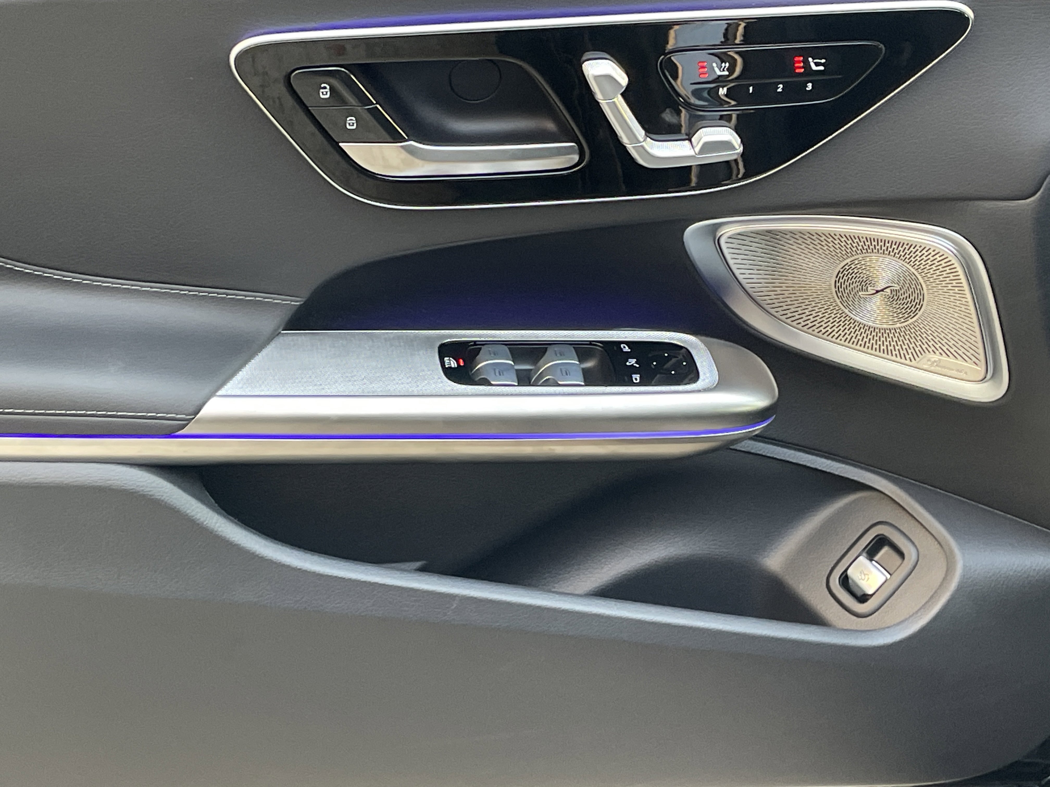 Certified 2024 Mercedes-Benz CLE 300 4MATIC Cabriolet image 29