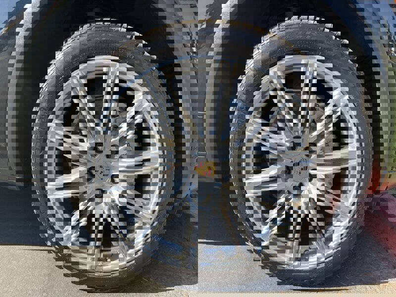 Used 2017 Porsche Cayenne S image 23