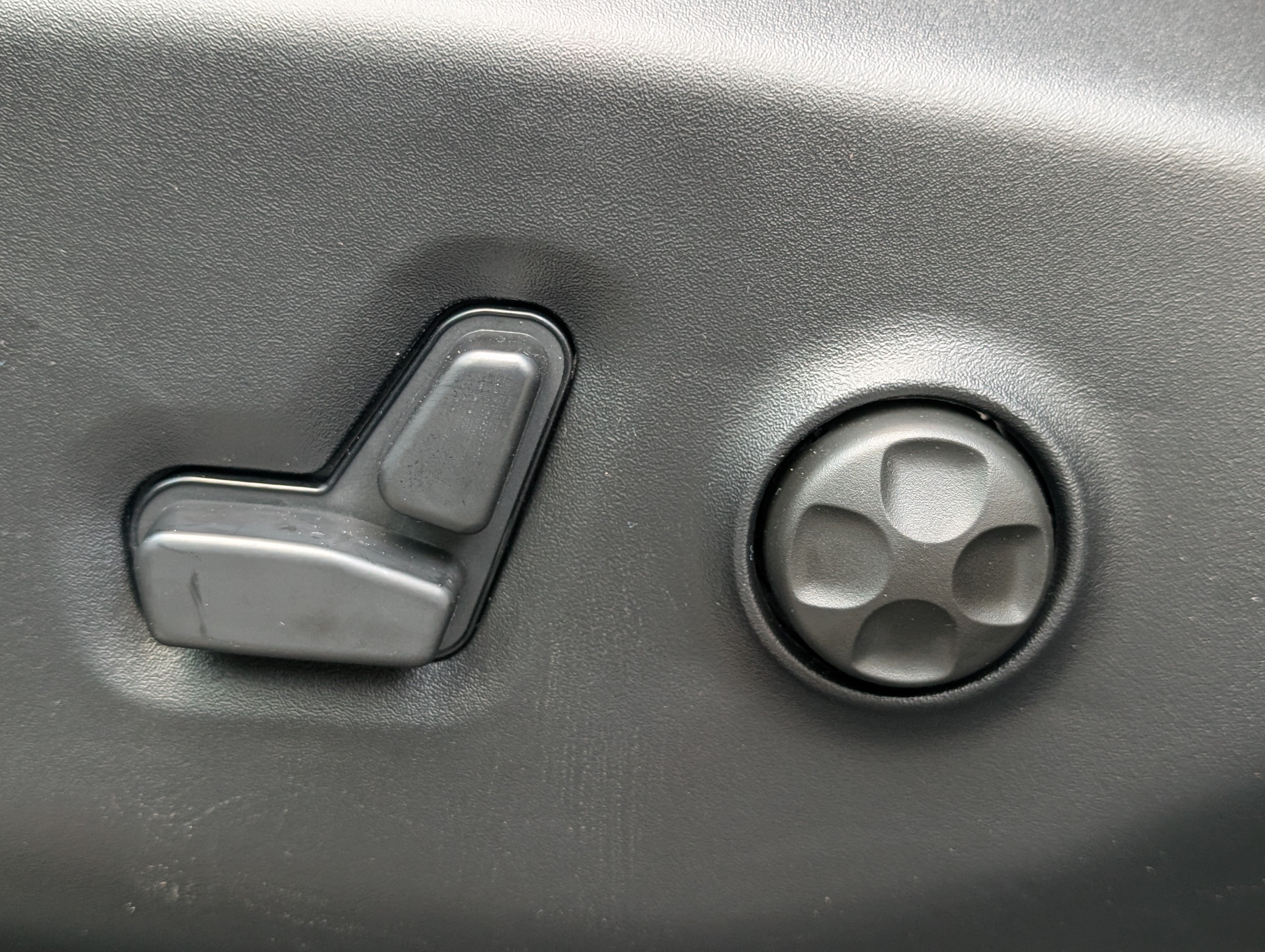 New 2026 Chrysler Voyager LX FWD image 19