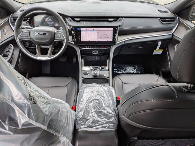 New 2026 Jeep Grand Cherokee L Limited AWD/4WD image 17