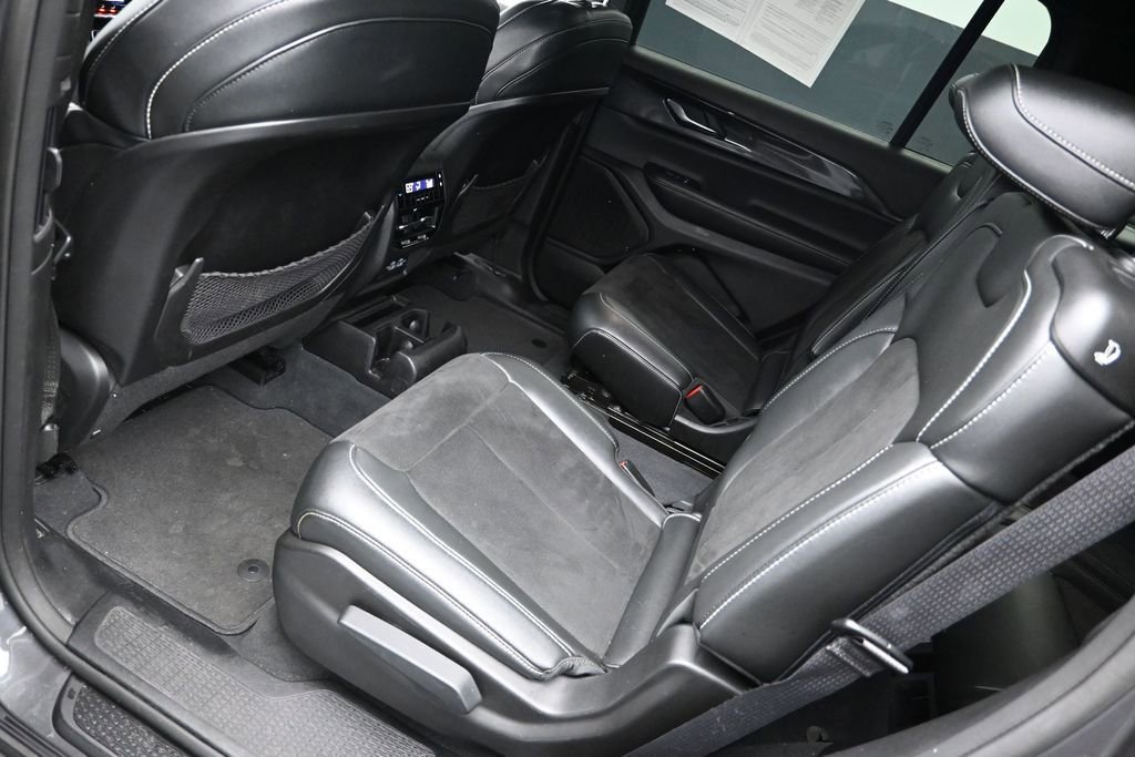 Used 2023 Jeep Grand Cherokee L Laredo RWD image 22