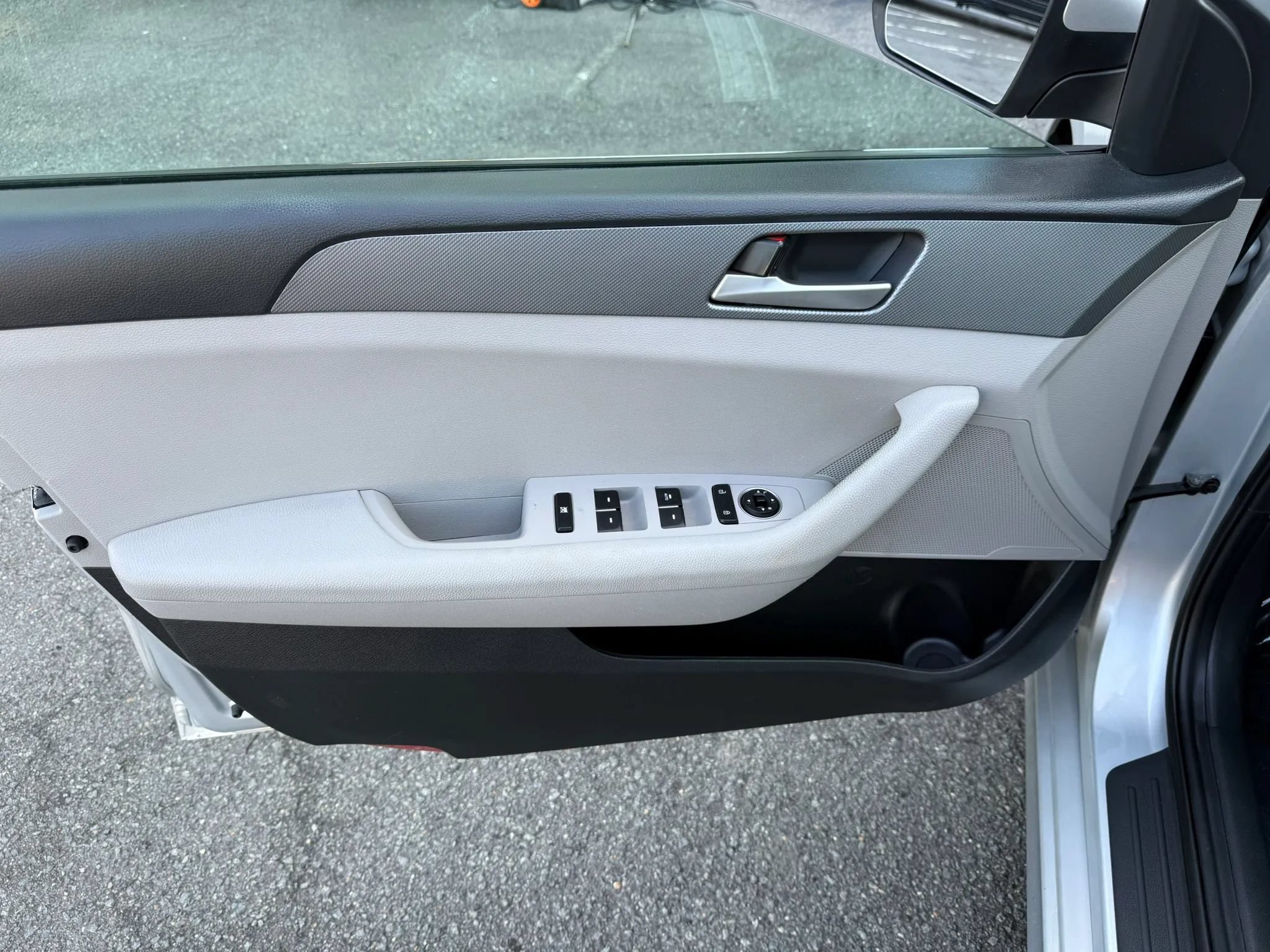 Used 2018 Hyundai Sonata SE FWD image 16