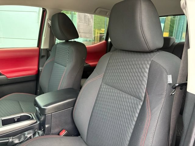 Used 2022 Toyota Tacoma SR5 RWD image 12