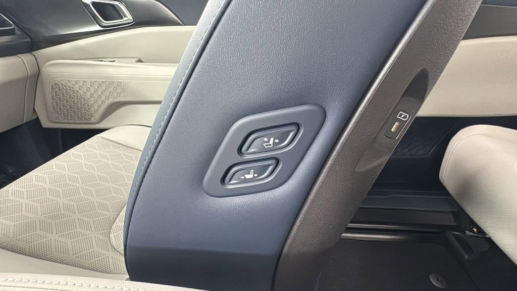 New 2026 Kia Carnival SX w/ SX Dark Edition Package FWD image 41