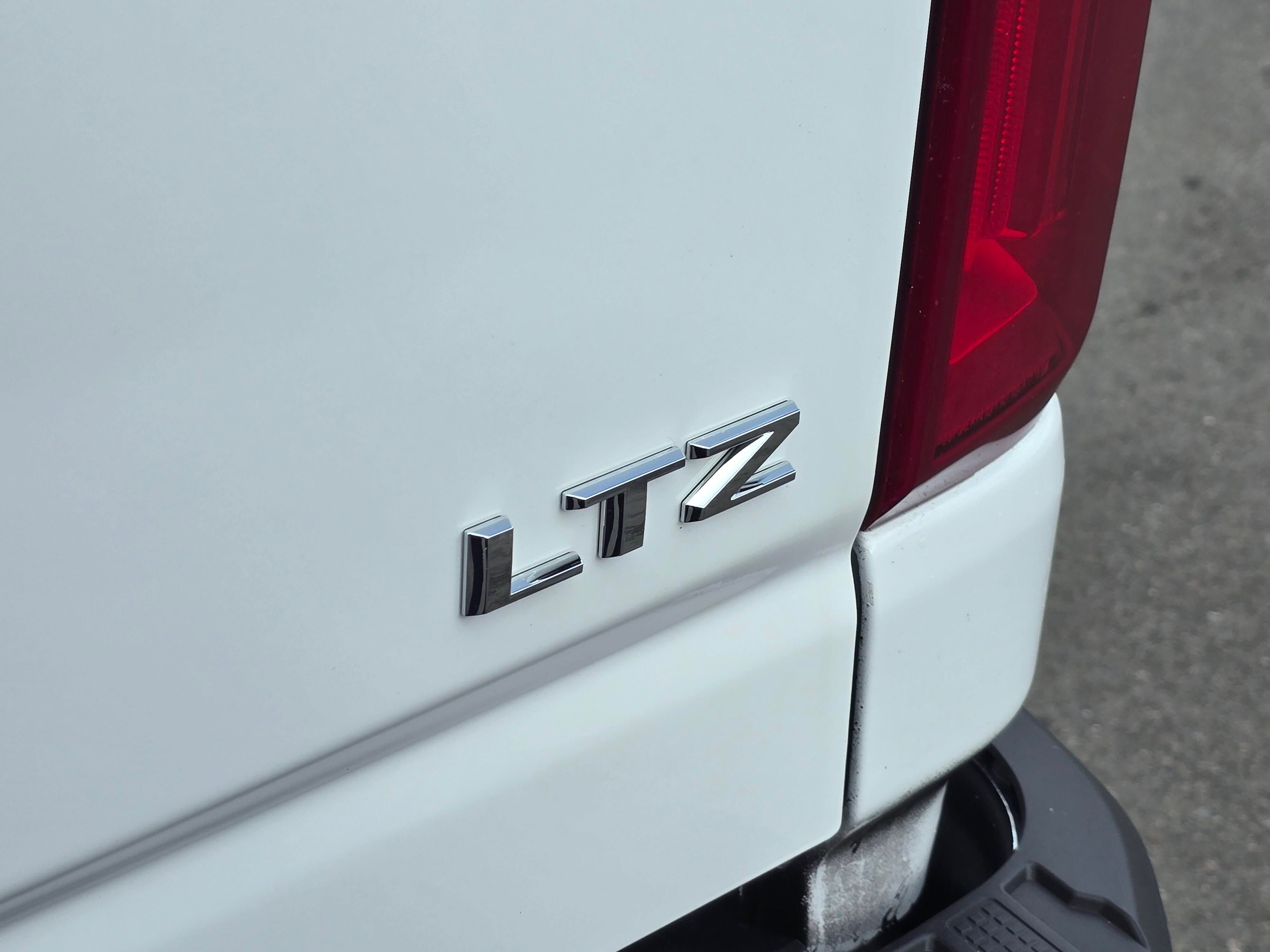 Used 2022 Chevrolet Silverado 3500 LTZ AWD/4WD image 10