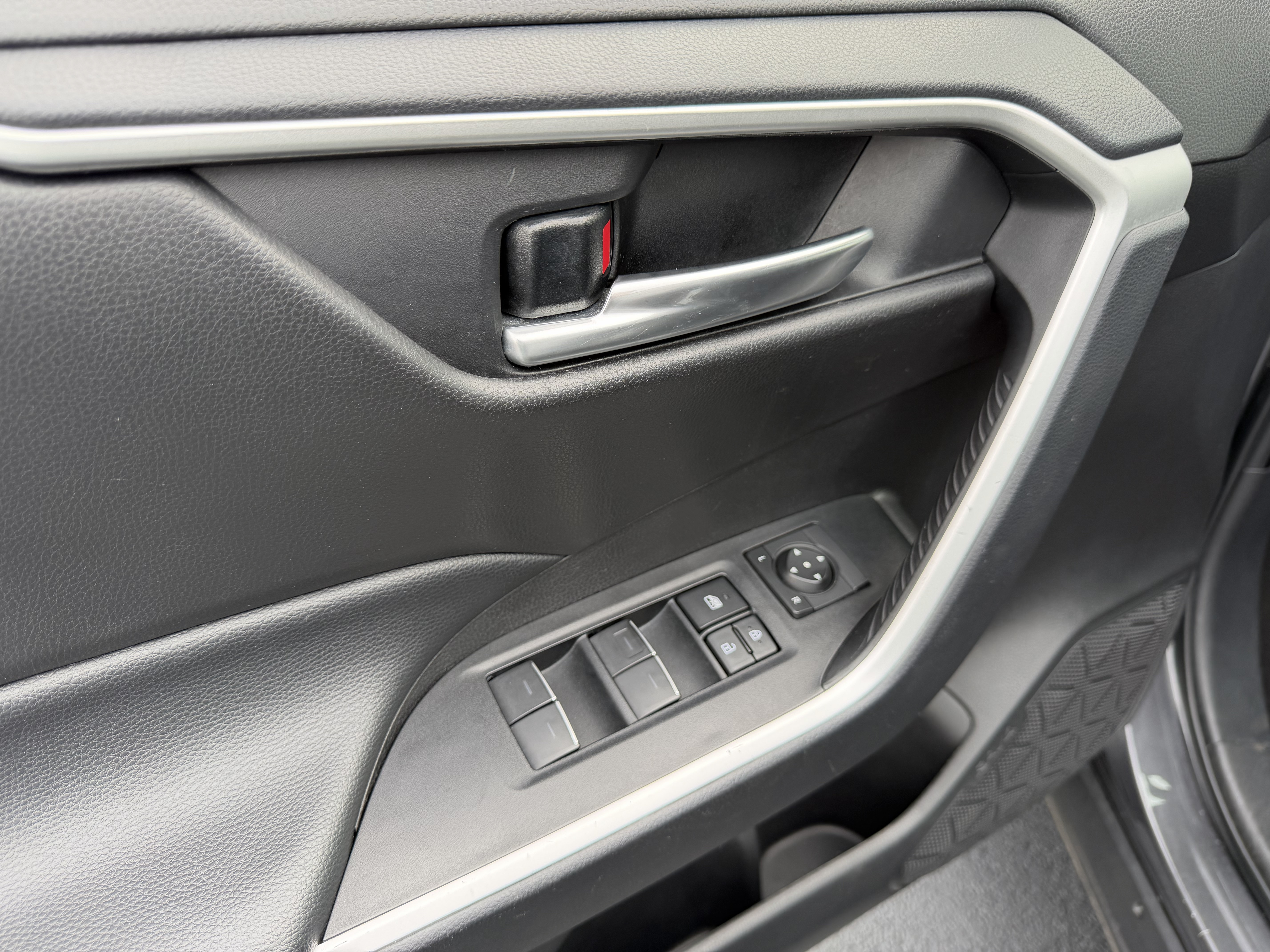 Certified 2025 Toyota RAV4 XLE AWD/4WD image 21