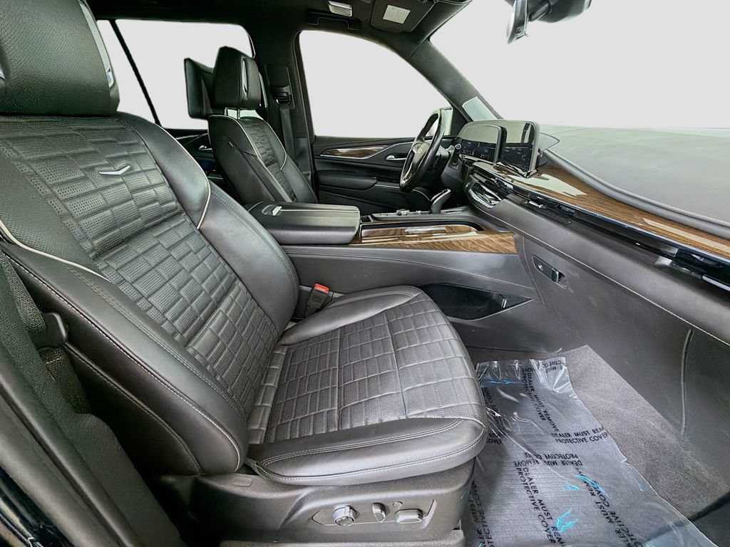 Used 2023 Cadillac Escalade Sport Platinum w/ LPO, ONYX Package AWD/4WD image 29