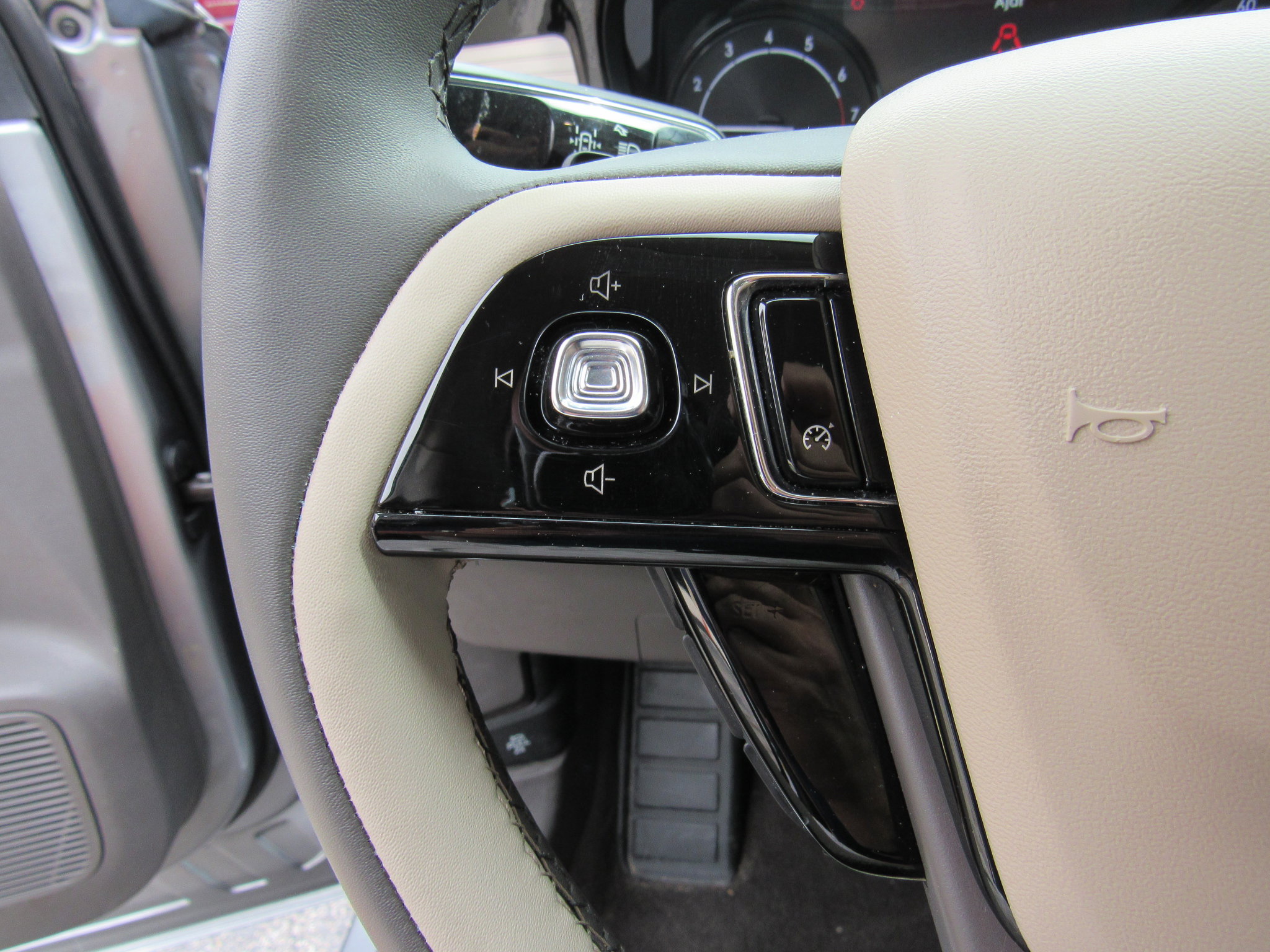 Certified 2022 Lincoln Corsair FWD image 20