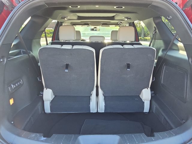 Used 2018 Ford Explorer Limited w/ Equipment Group 301A FWD image 16