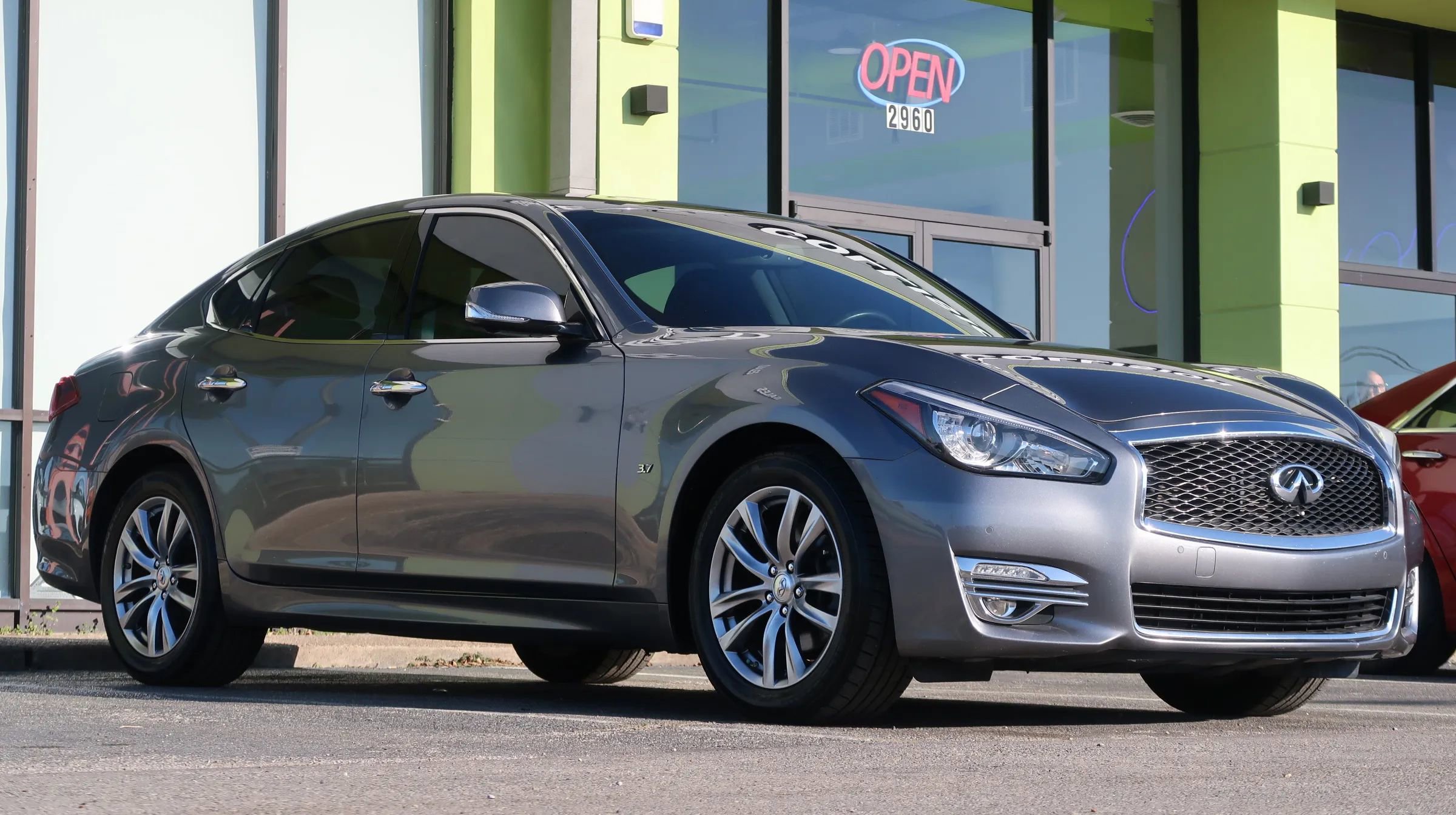 Used 2017 INFINITI Q70 3.7 image 6