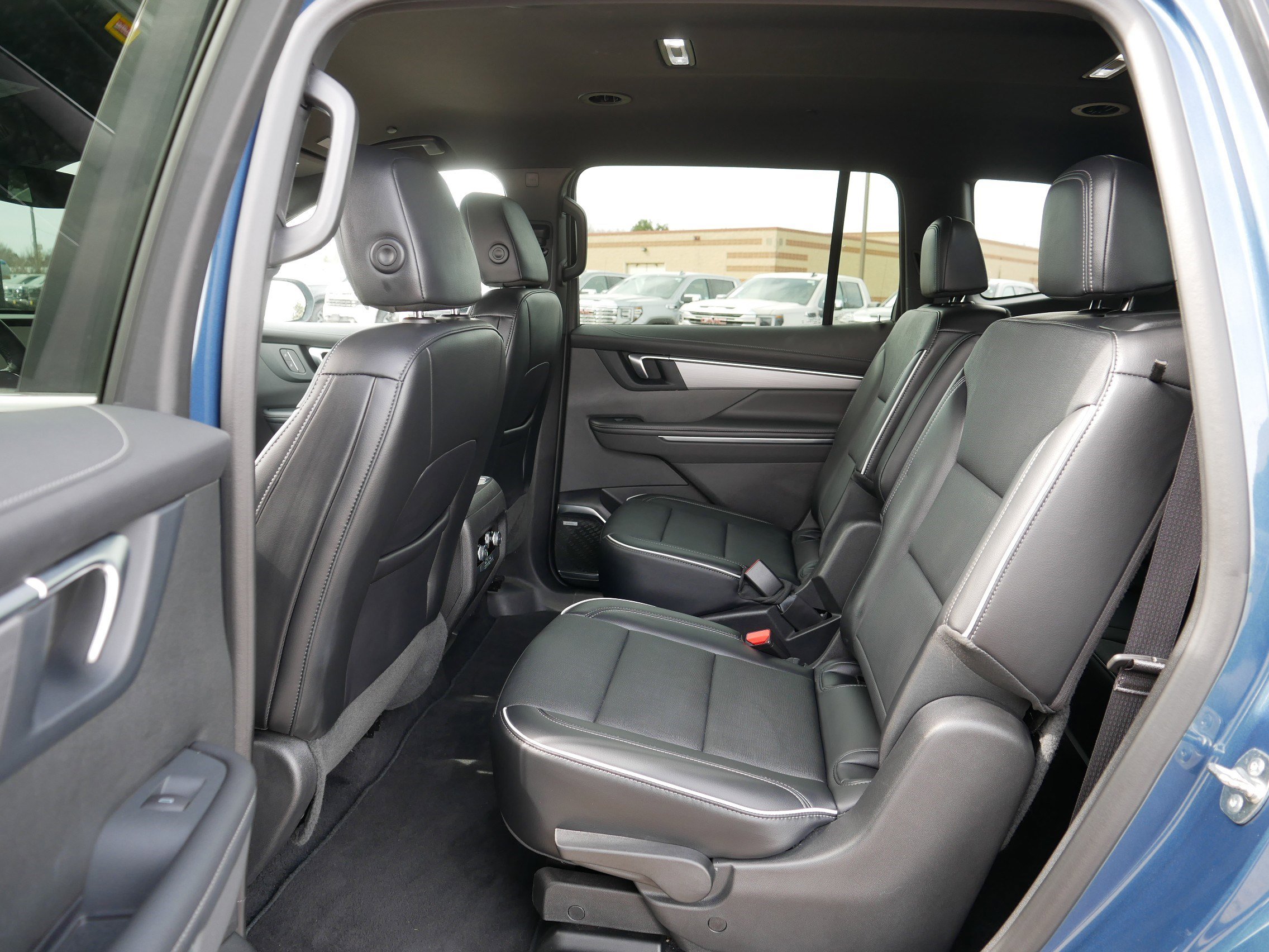 Used 2025 Buick Enclave Preferred image 34