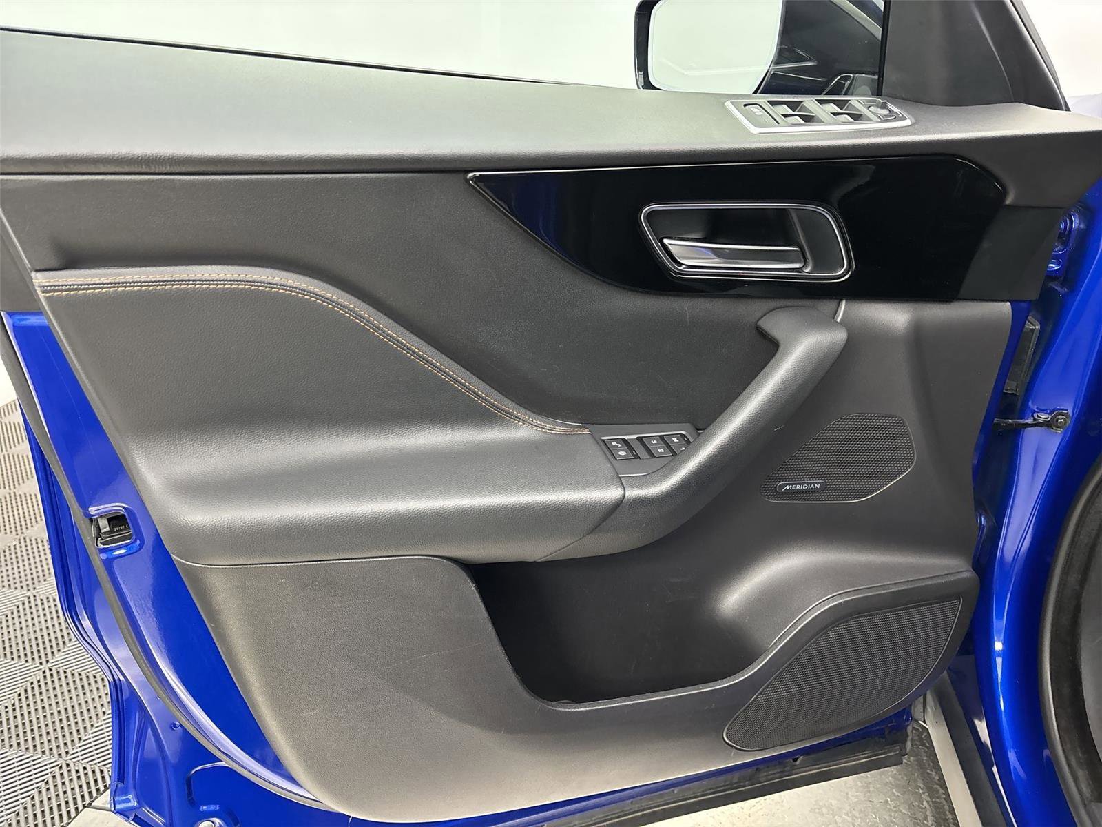 Used 2020 Jaguar F-PACE Prestige image 26