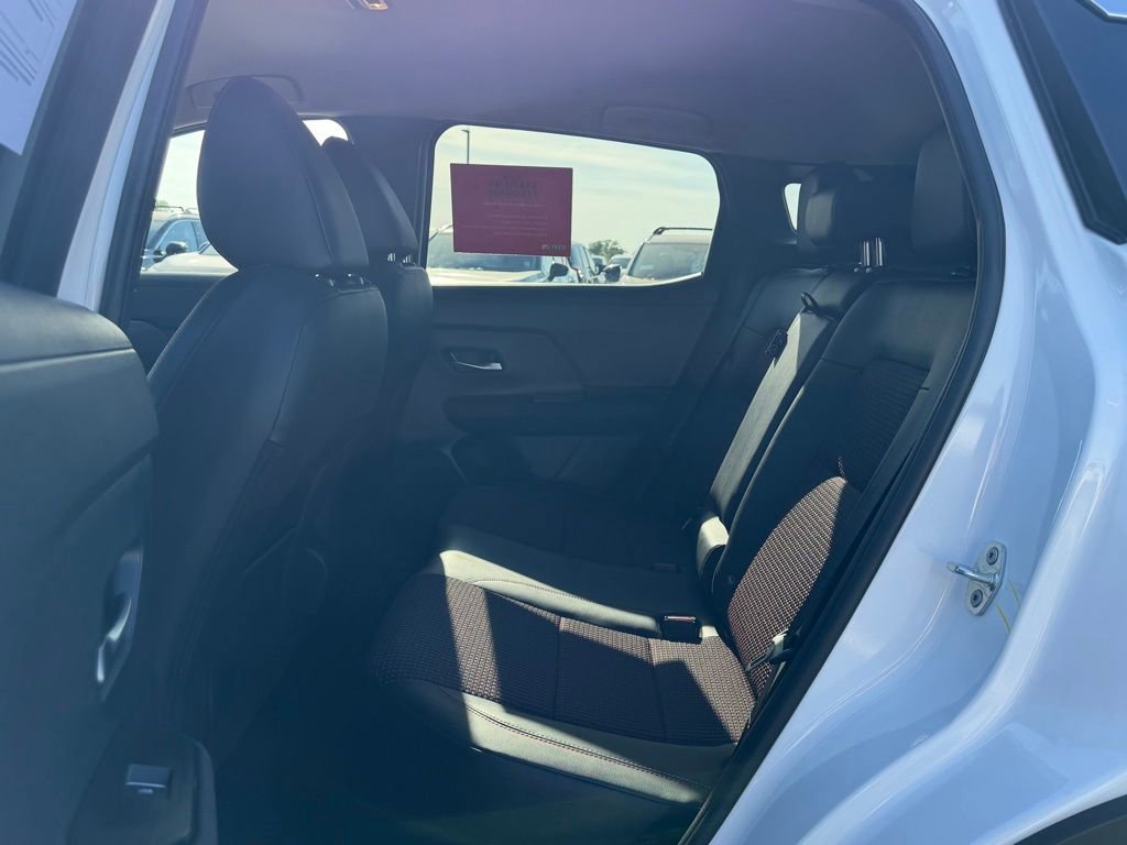 Used 2025 Nissan Kicks SR FWD image 15