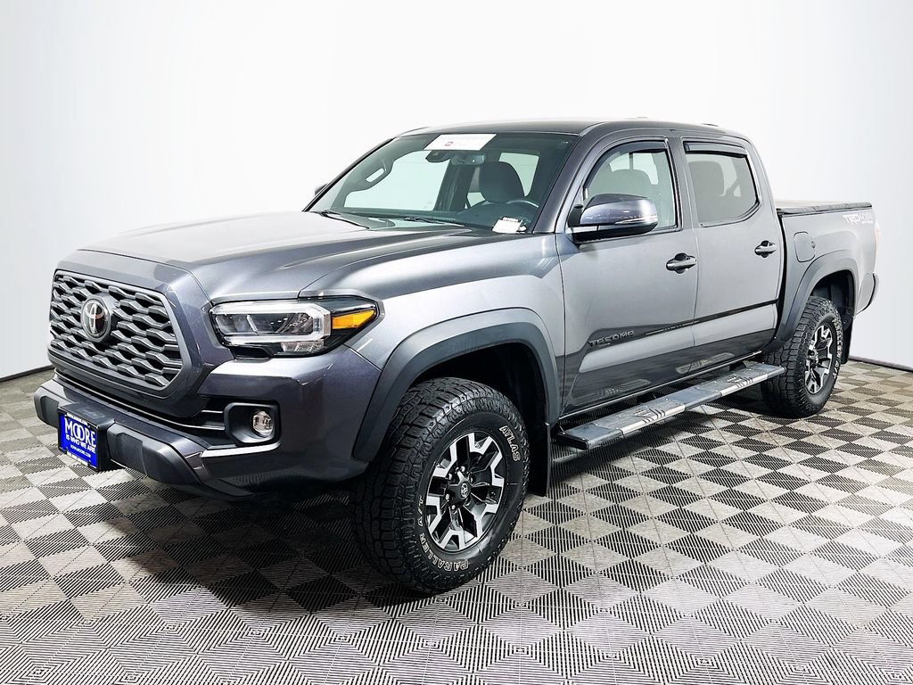 Certified 2020 Toyota Tacoma TRD Off-Road w/ Technology Package AWD/4WD image 3