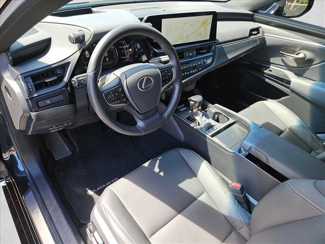 Used 2025 Lexus ES 300h w/ Premium Package FWD image 10