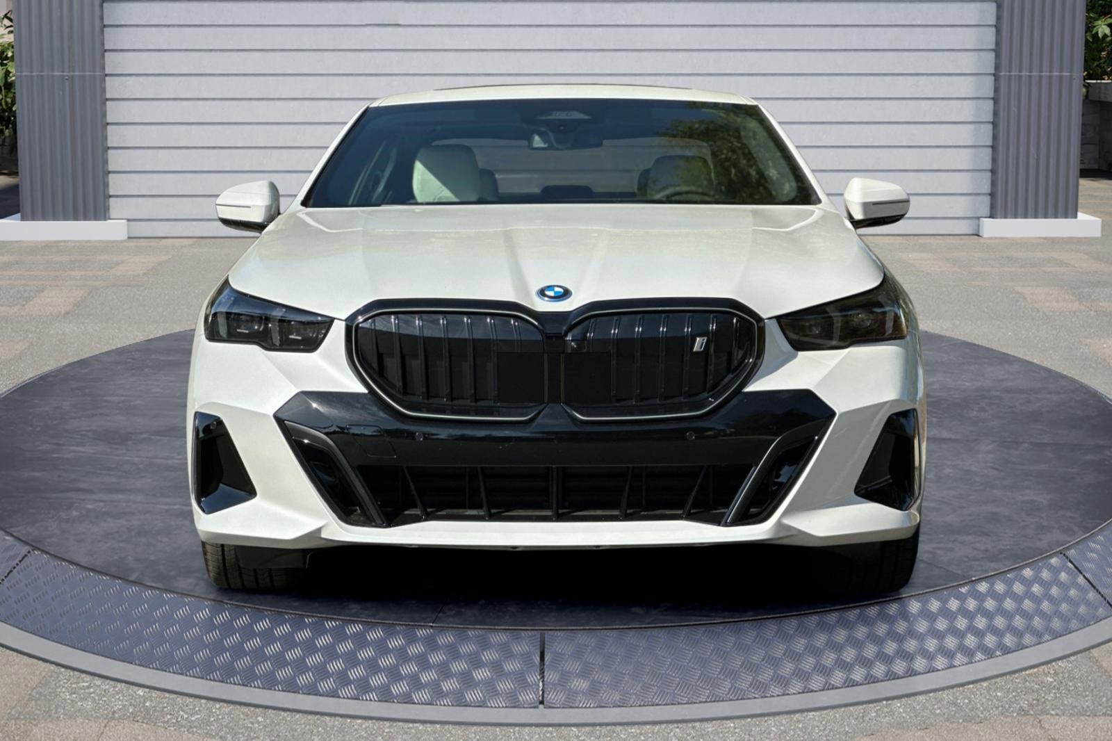New 2026 BMW i5 eDrive40 w/ M Sport Package image 2