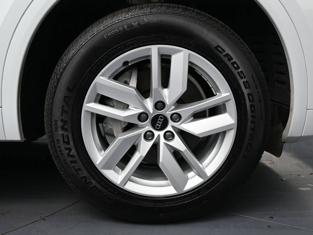 Used 2024 Audi Q5 2.0T Premium w/ Convenience Package image 13