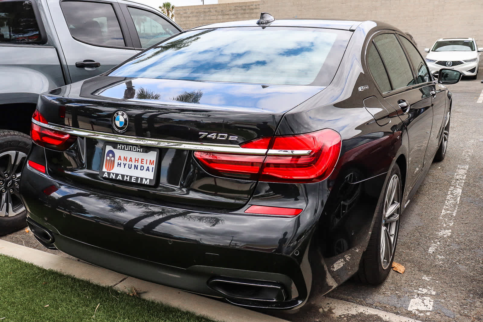 Used 2017 BMW 740e xDrive AWD/4WD image 7