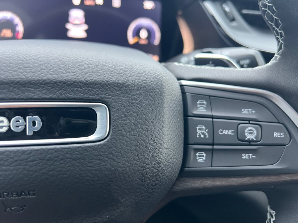 New 2027 Jeep Grand Cherokee L Limited RWD image 12