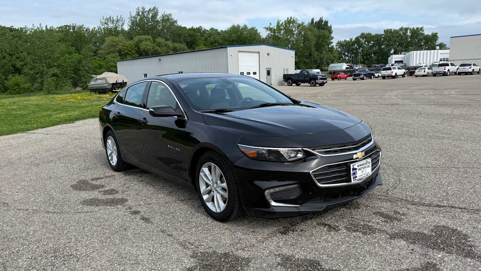 Used 2016 Chevrolet Malibu LT w/ Leather Package FWD image 2