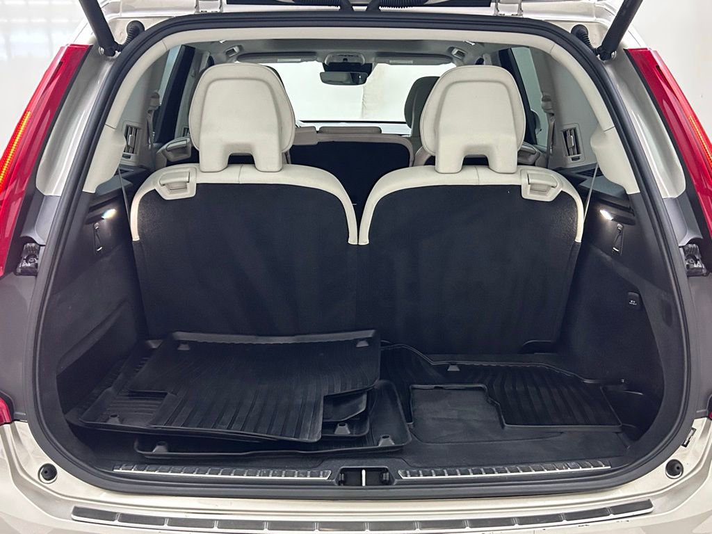 Used 2018 Volvo XC90 T6 Momentum w/ Convenience Package AWD/4WD image 9