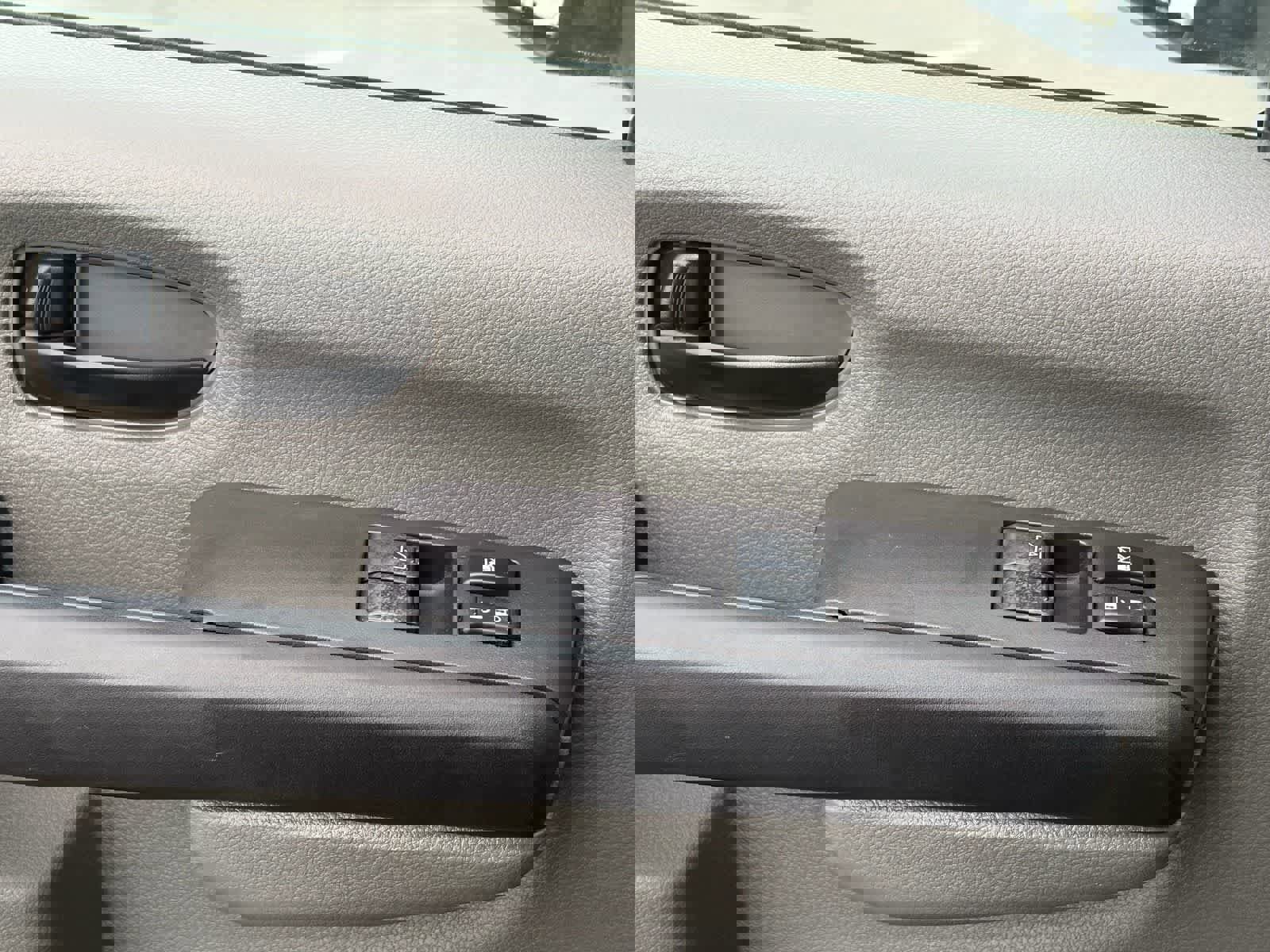 Certified 2018 Nissan NV 3500 S image 18