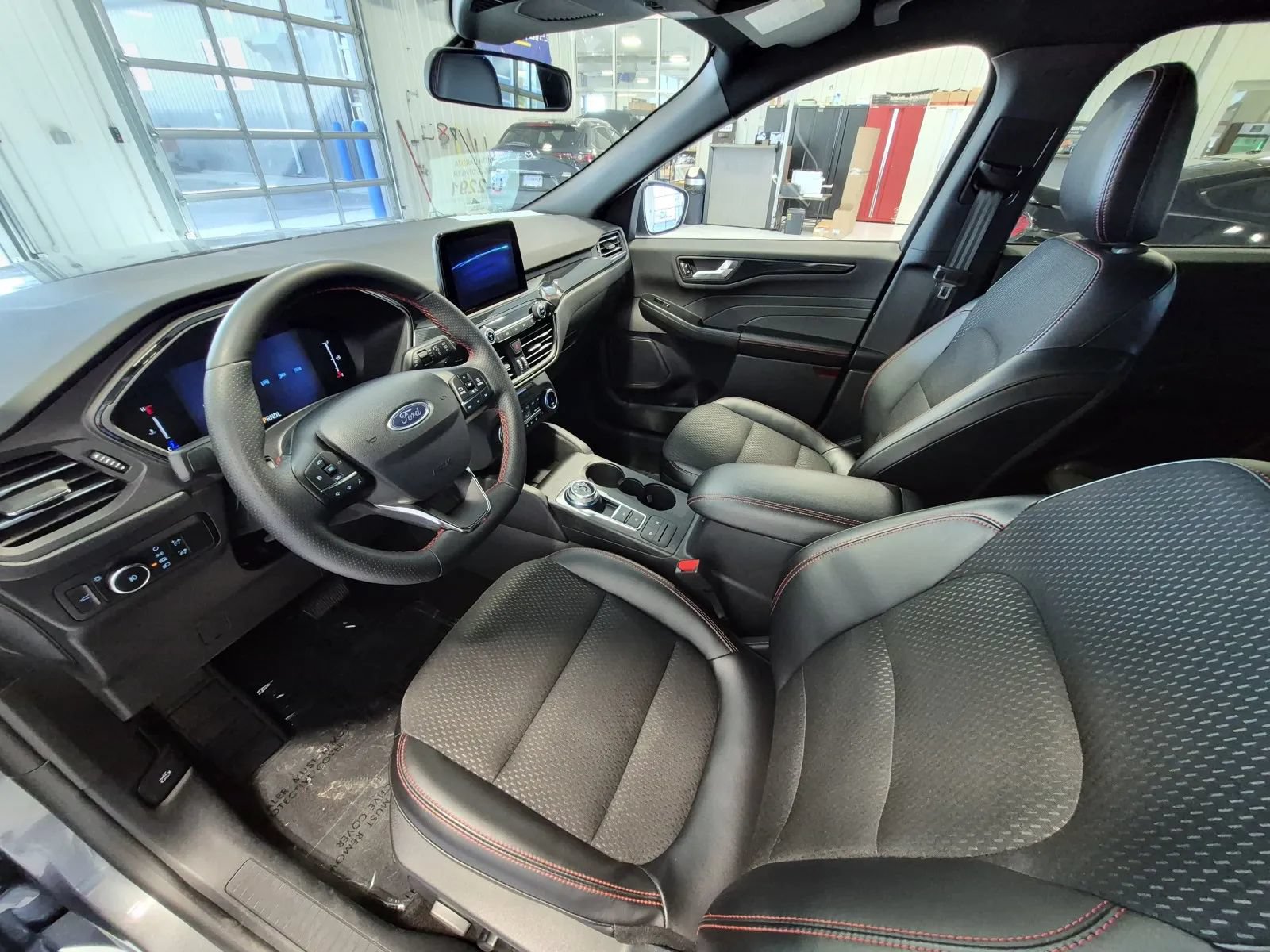 Used 2025 Ford Escape ST-Line Select AWD/4WD image 8