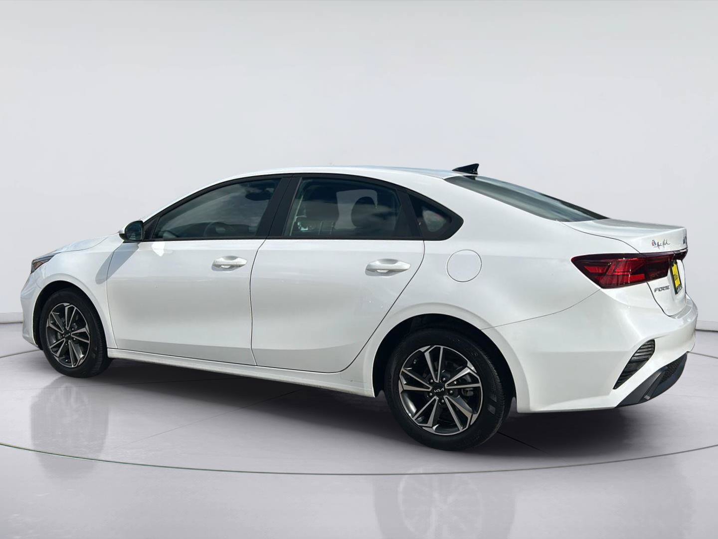 Used 2024 Kia Forte LXS FWD image 6