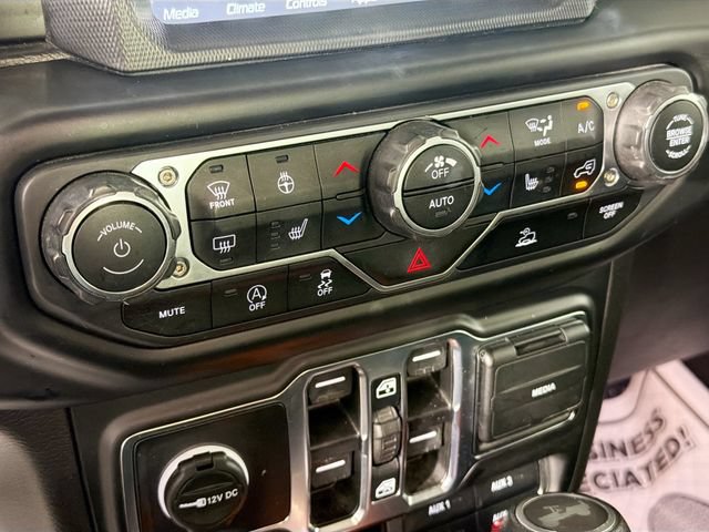Used 2023 Jeep Wrangler Unlimited Sahara w/ Cold Weather Group AWD/4WD image 16