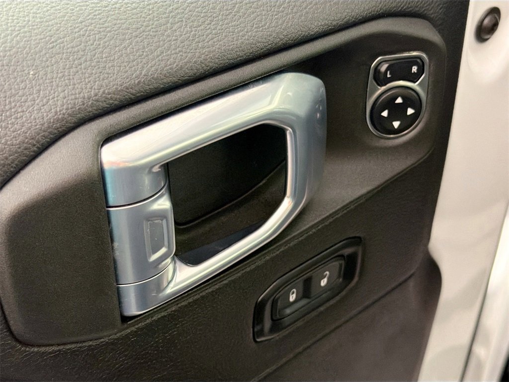 Used 2021 Jeep Wrangler Unlimited Sahara w/ Uconnect 4C Nav & Sound Group image 18