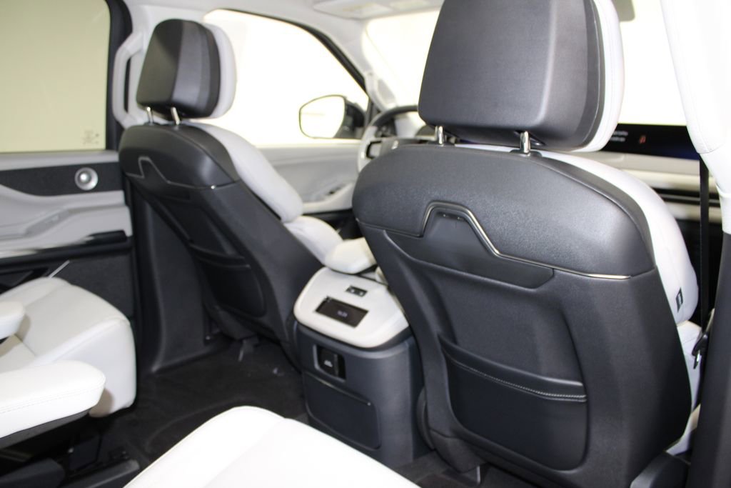 New 2025 Lincoln Navigator L Reserve image 37