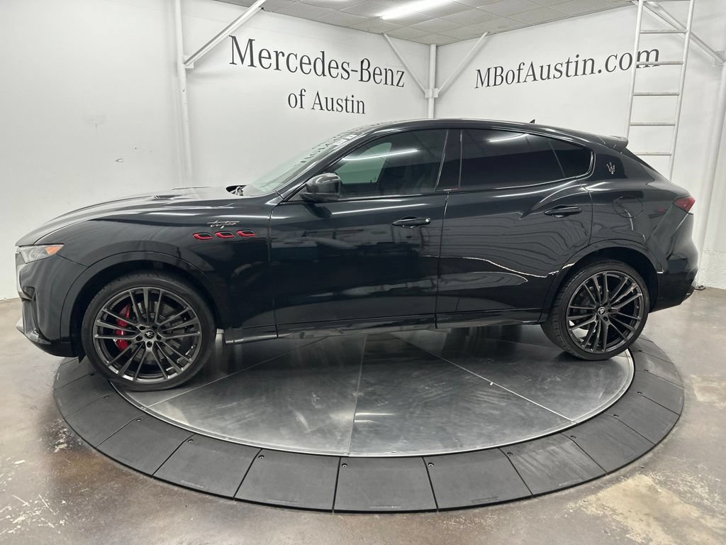 Used 2022 Maserati Levante Trofeo AWD/4WD image 4