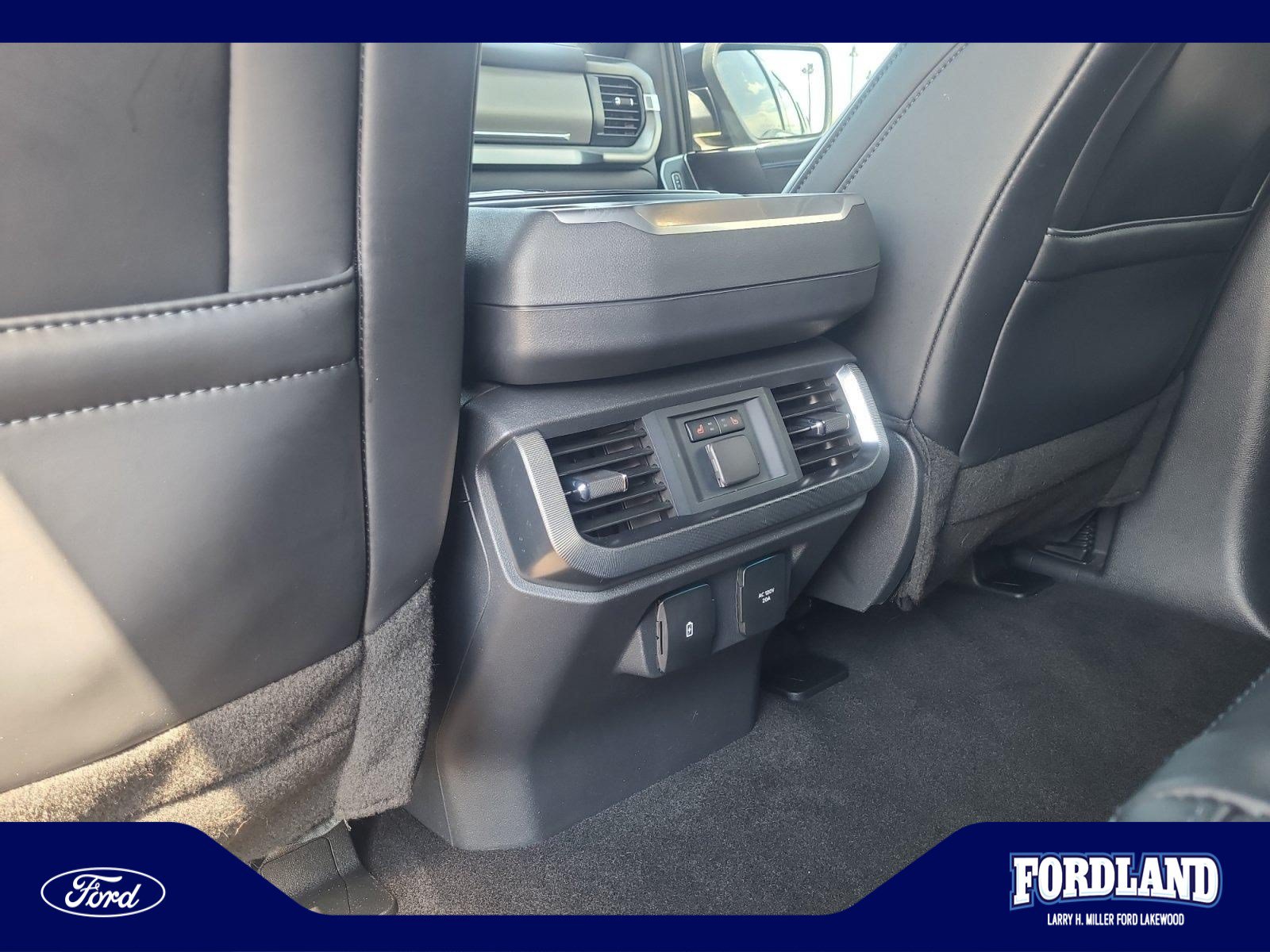 Used 2025 Ford F150 Platinum w/ FX4 Off-Road Package AWD/4WD image 32