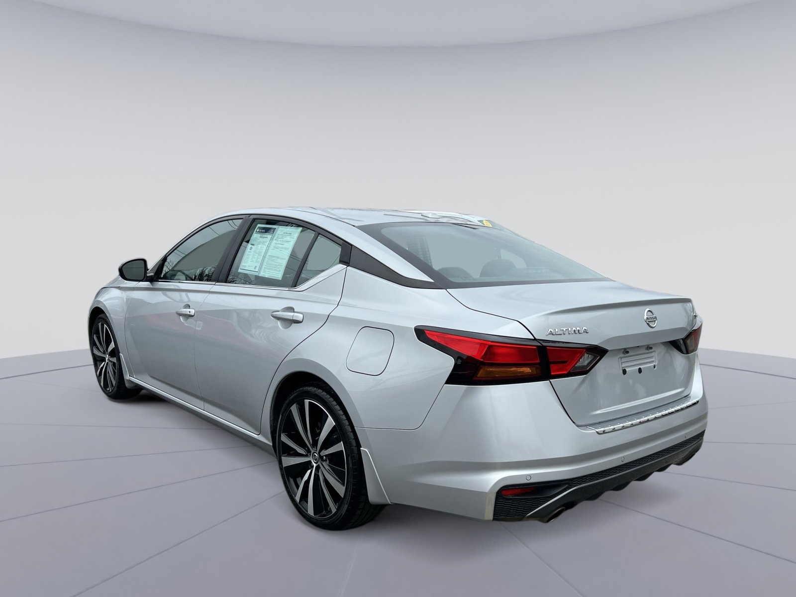 Used 2021 Nissan Altima 2.5 SR image 3