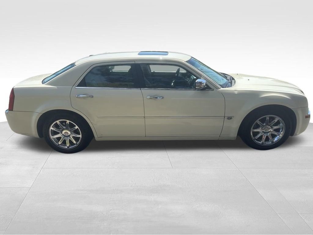 Used 2006 Chrysler 300 C w/ Navigation & Sound Group II image 21
