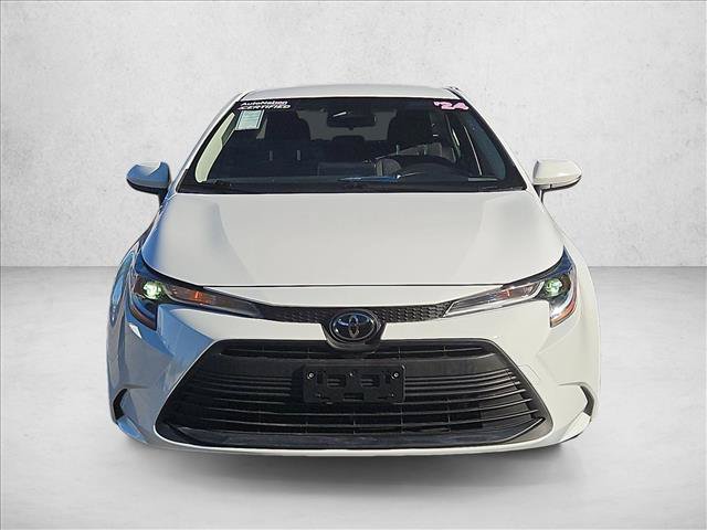 Used 2024 Toyota Corolla LE FWD image 2
